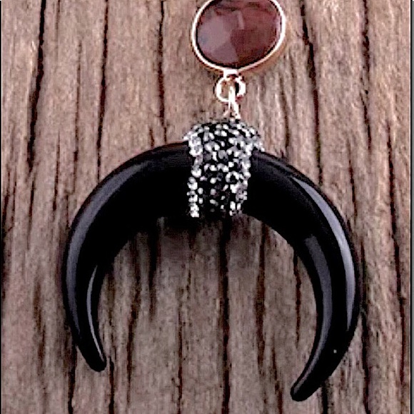 3/$15♥️ NEW EBONY Crescent Moon Black Double Horn/Tusk Necklace - Picture 3 of 12